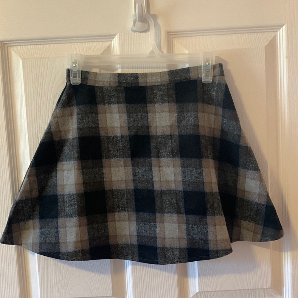 NWTO More to Come plaid small mini skirt. Zip back. Great for fall!